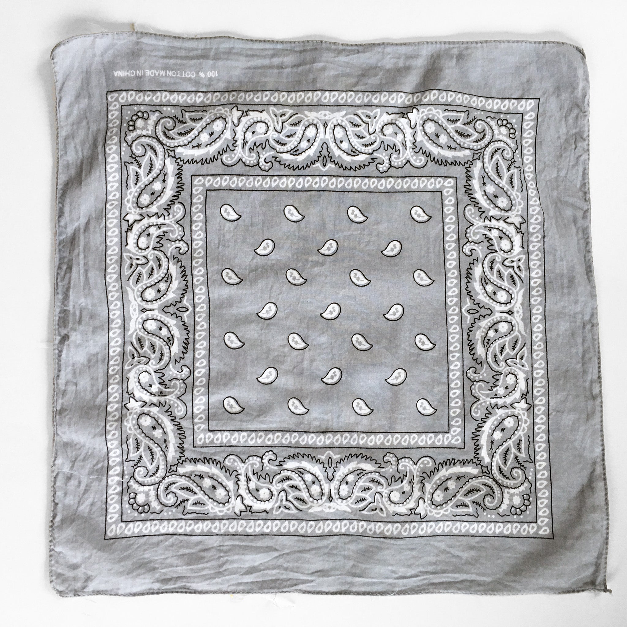Vintage Wash Gray Paisley Bandana – BandanaLove | Alabaster Peacock